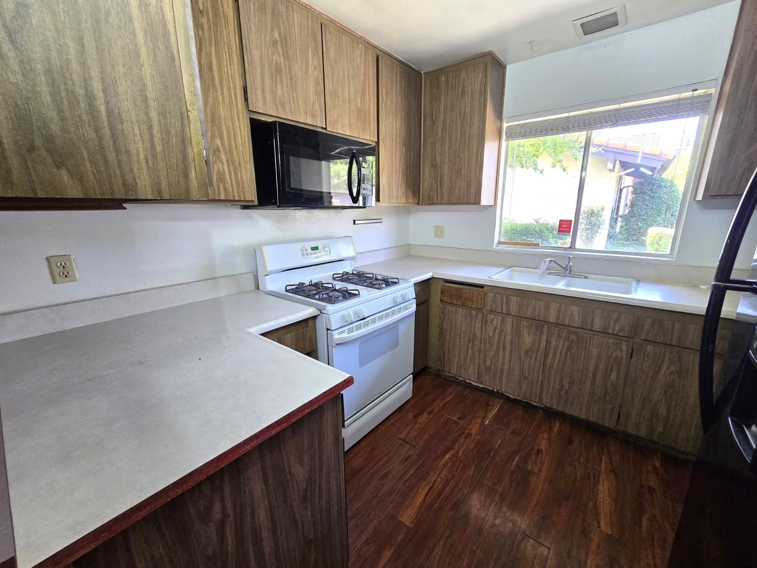 6338 N Maroa Ave #110, Fresno, CA 93704