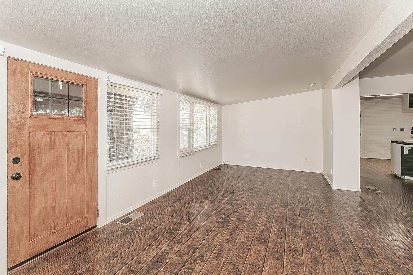 12725 S Fowler Ave, Selma, CA 93662