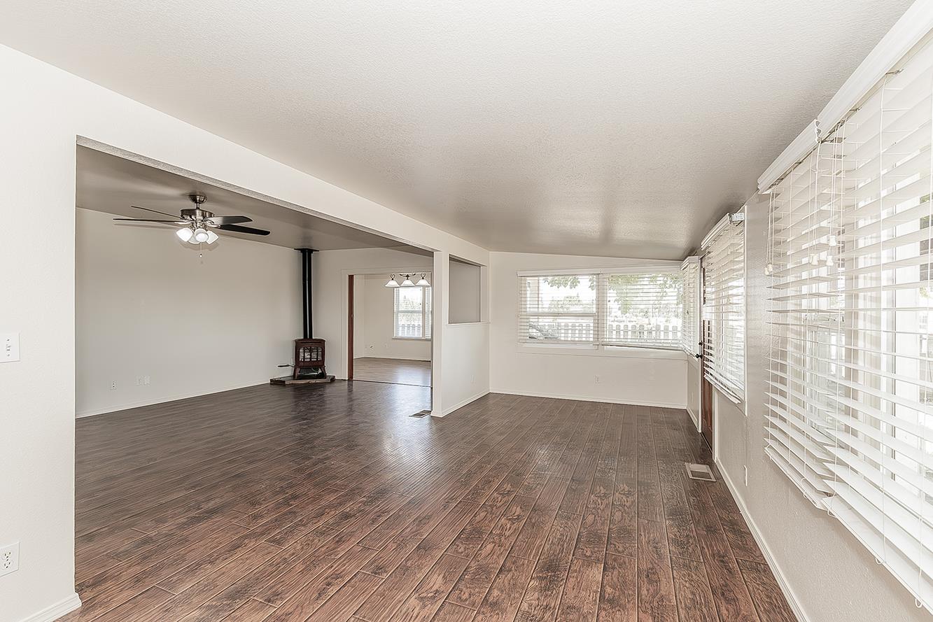 12725 S Fowler Ave, Selma, CA 93662
