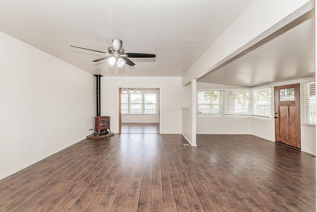 12725 S Fowler Ave, Selma, CA 93662