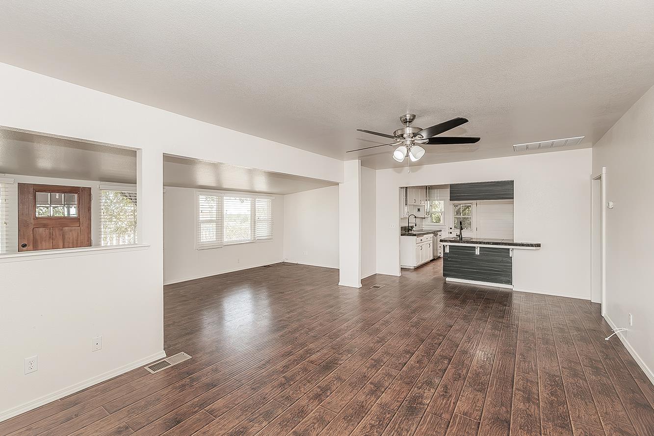 12725 S Fowler Ave, Selma, CA 93662