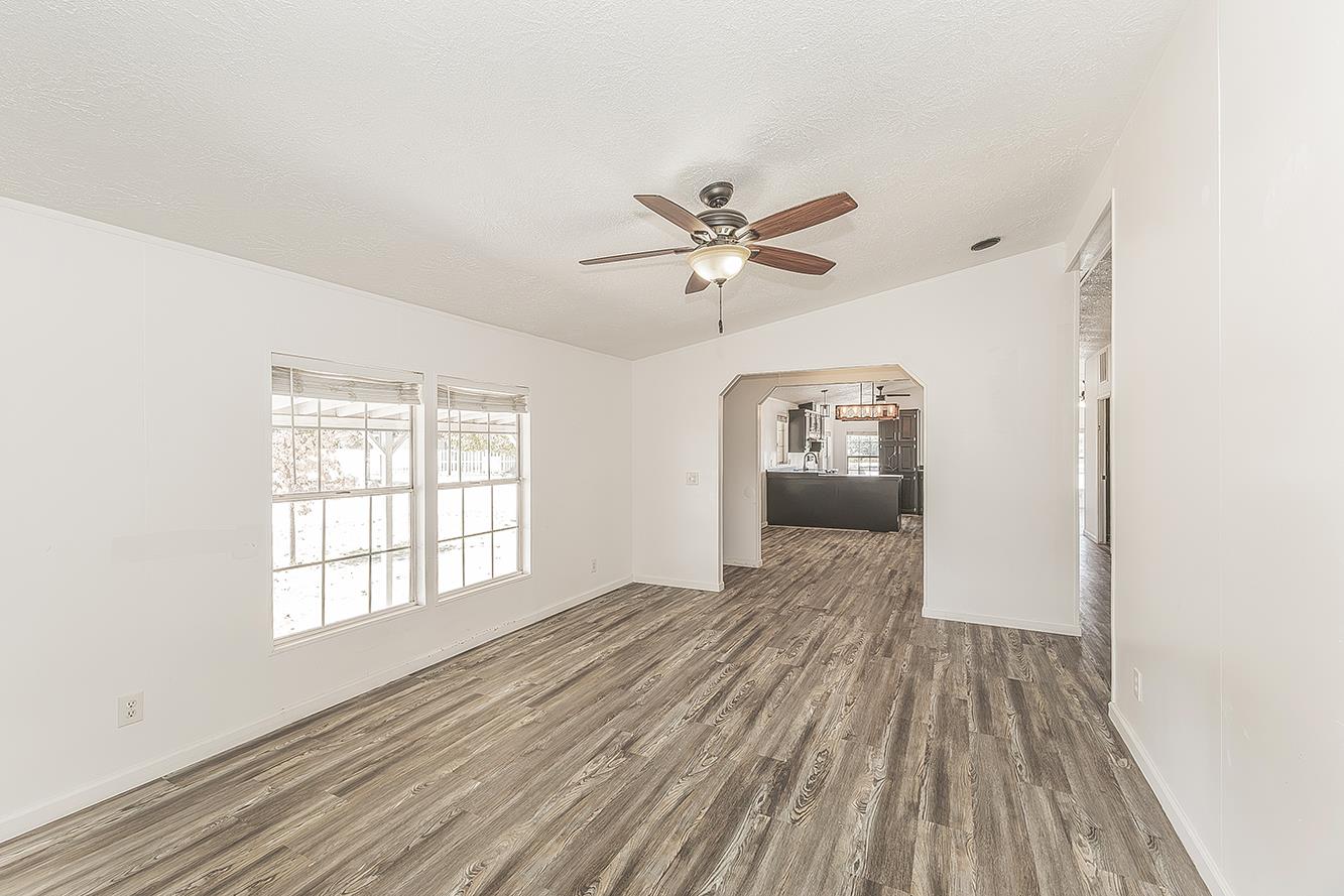12725 S Fowler Ave, Selma, CA 93662