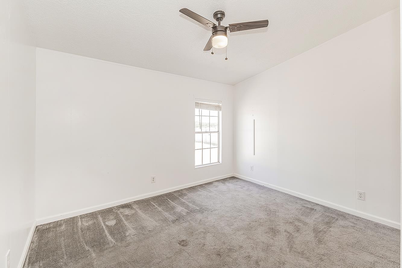 12725 S Fowler Ave, Selma, CA 93662
