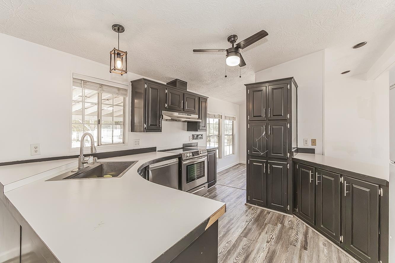 12725 S Fowler Ave, Selma, CA 93662