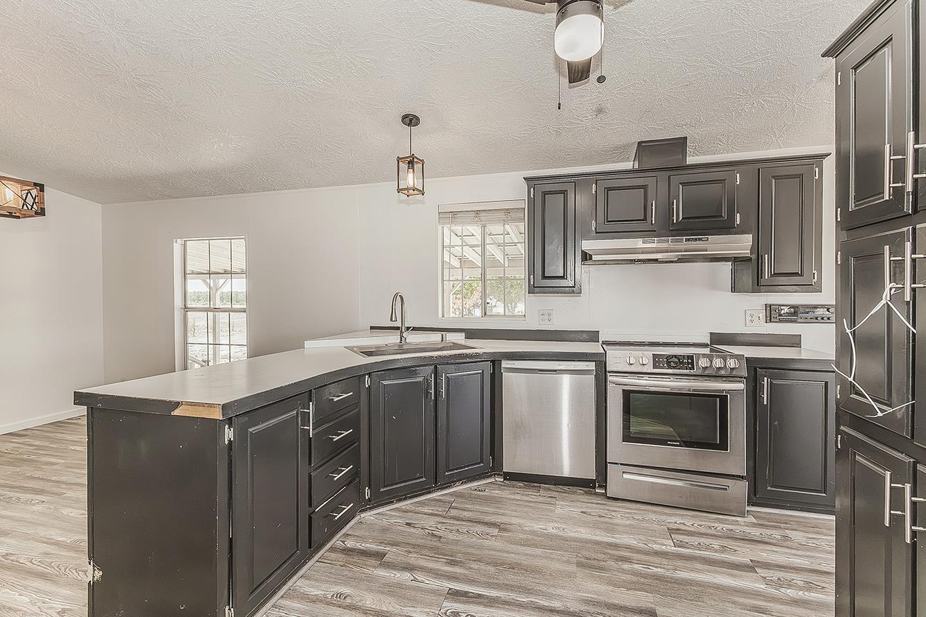 12725 S Fowler Ave, Selma, CA 93662