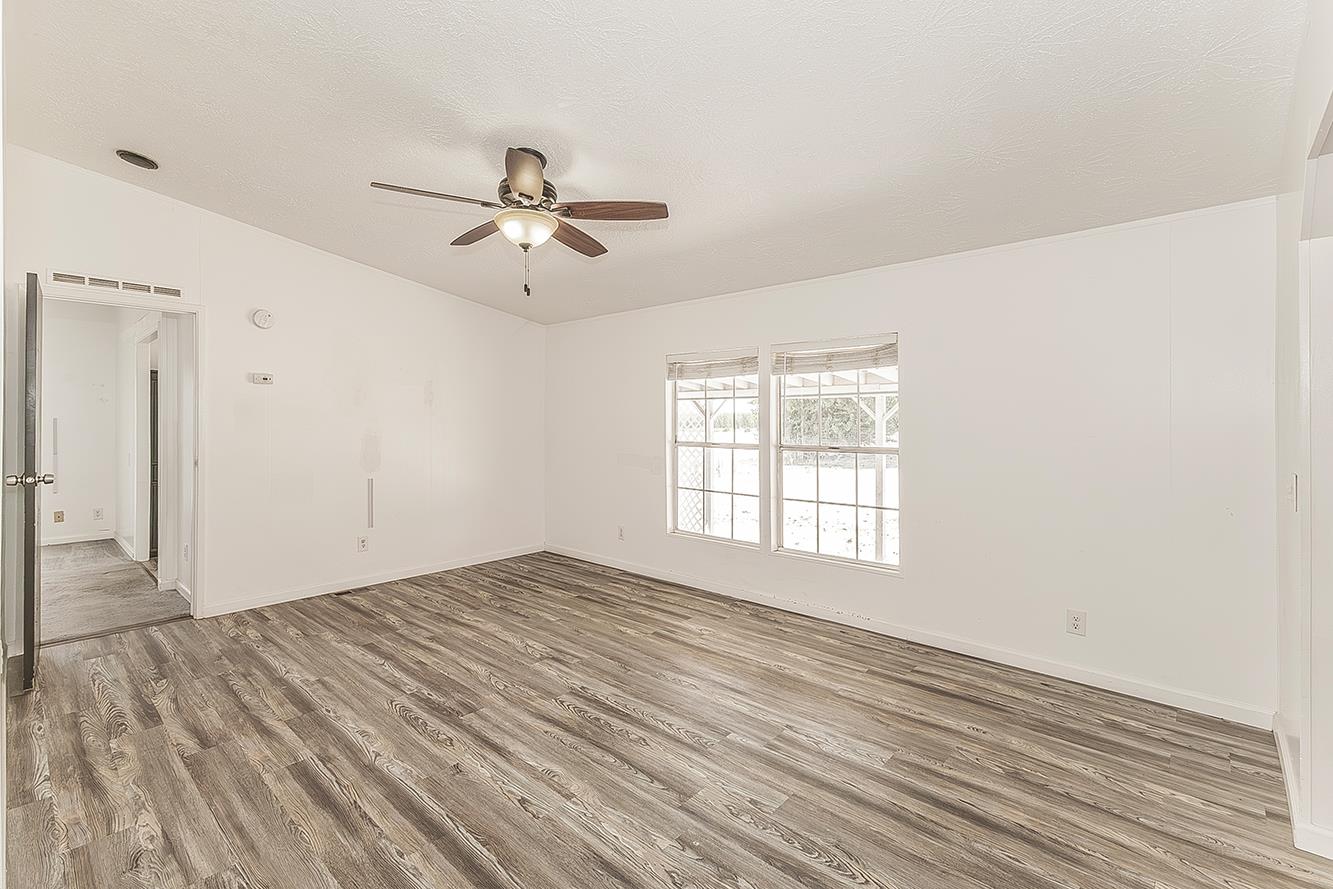 12725 S Fowler Ave, Selma, CA 93662