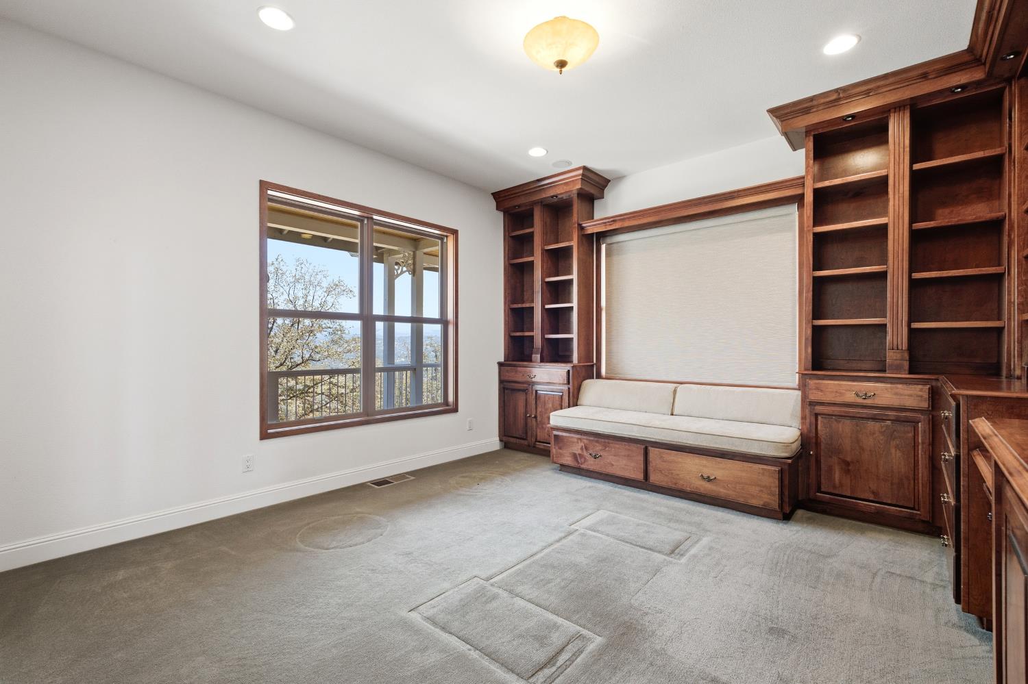 42158 John Muir Dr, Coarsegold, CA 93614