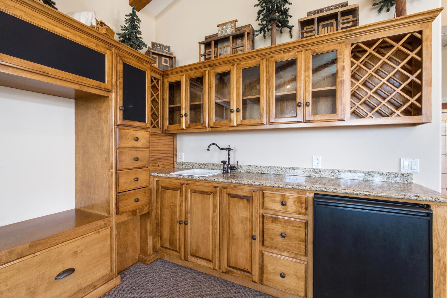 42158 John Muir Dr, Coarsegold, CA 93614