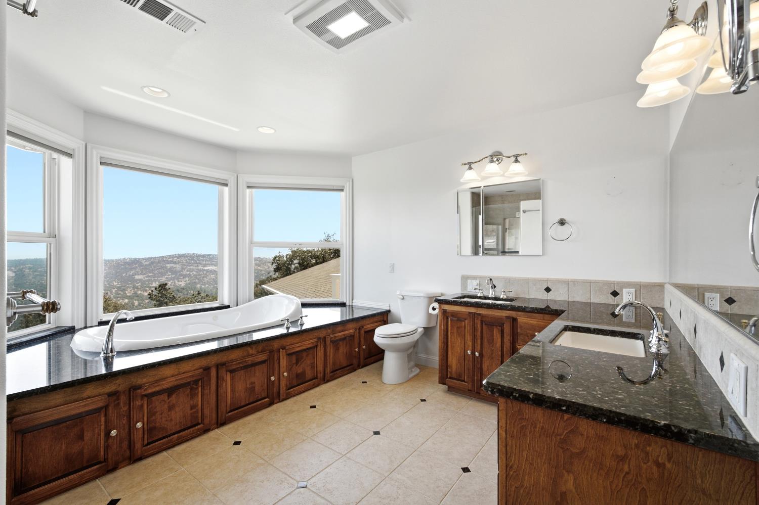 42158 John Muir Dr, Coarsegold, CA 93614