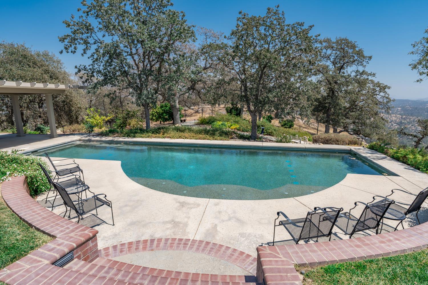 42158 John Muir Dr, Coarsegold, CA 93614