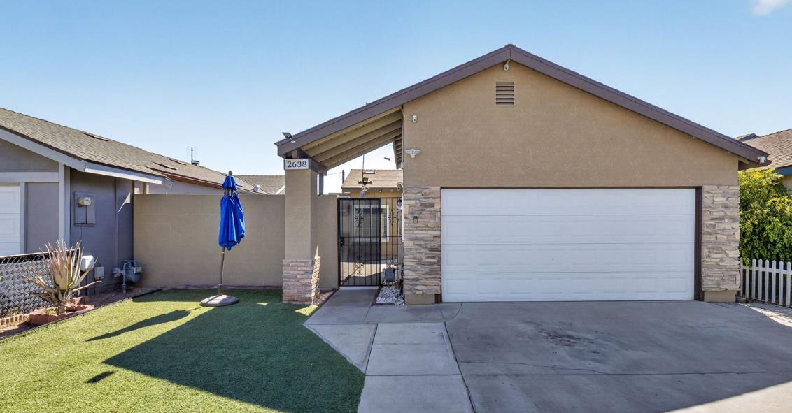2638 N Selland Ave, Fresno, CA 93722