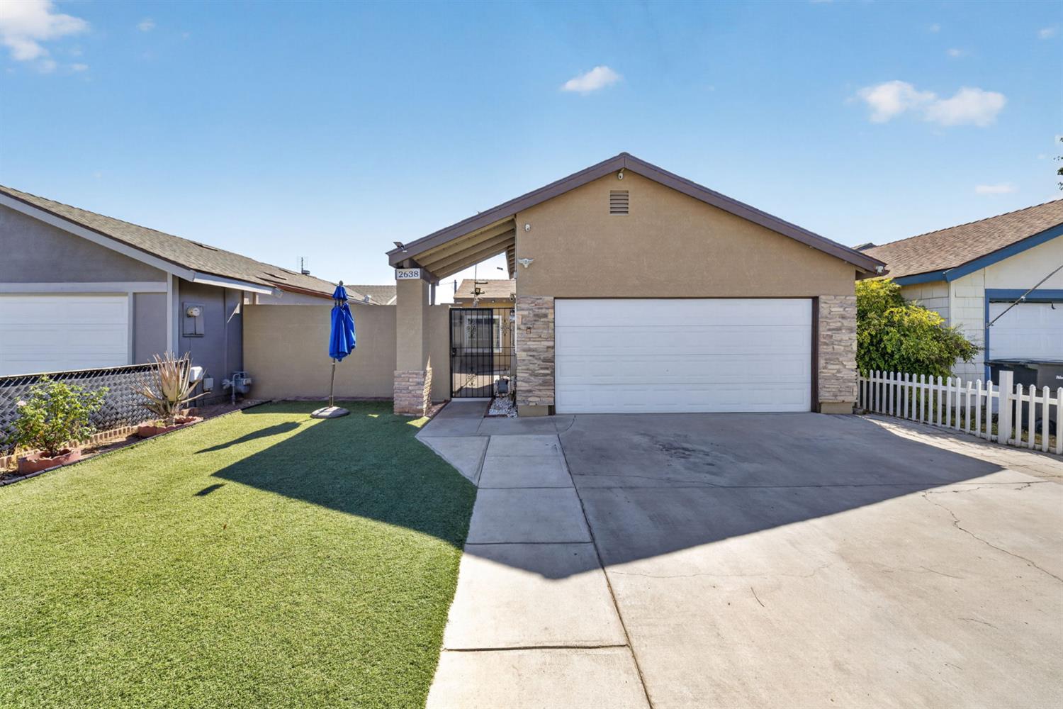 2638 N Selland Ave, Fresno, CA 93722