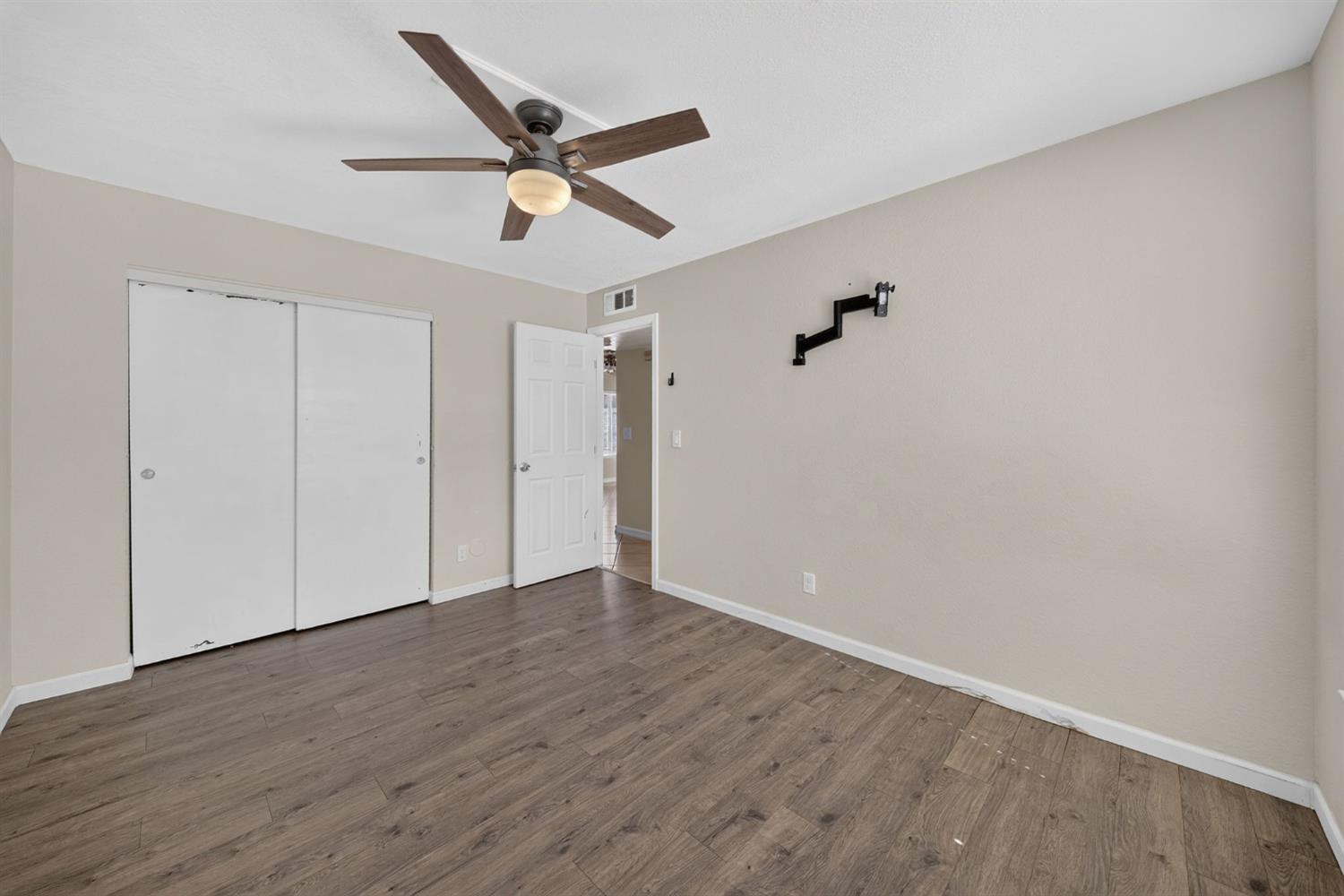 2638 N Selland Ave, Fresno, CA 93722