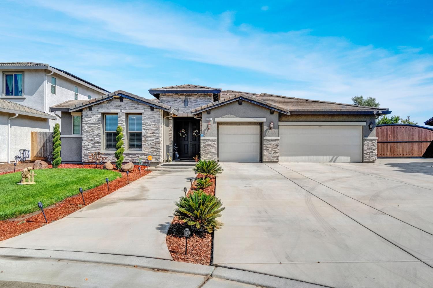 3387 W Kamm Ave, Dinuba, CA 93618