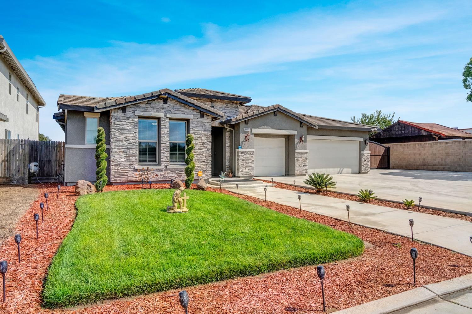 3387 W Kamm Ave, Dinuba, CA 93618