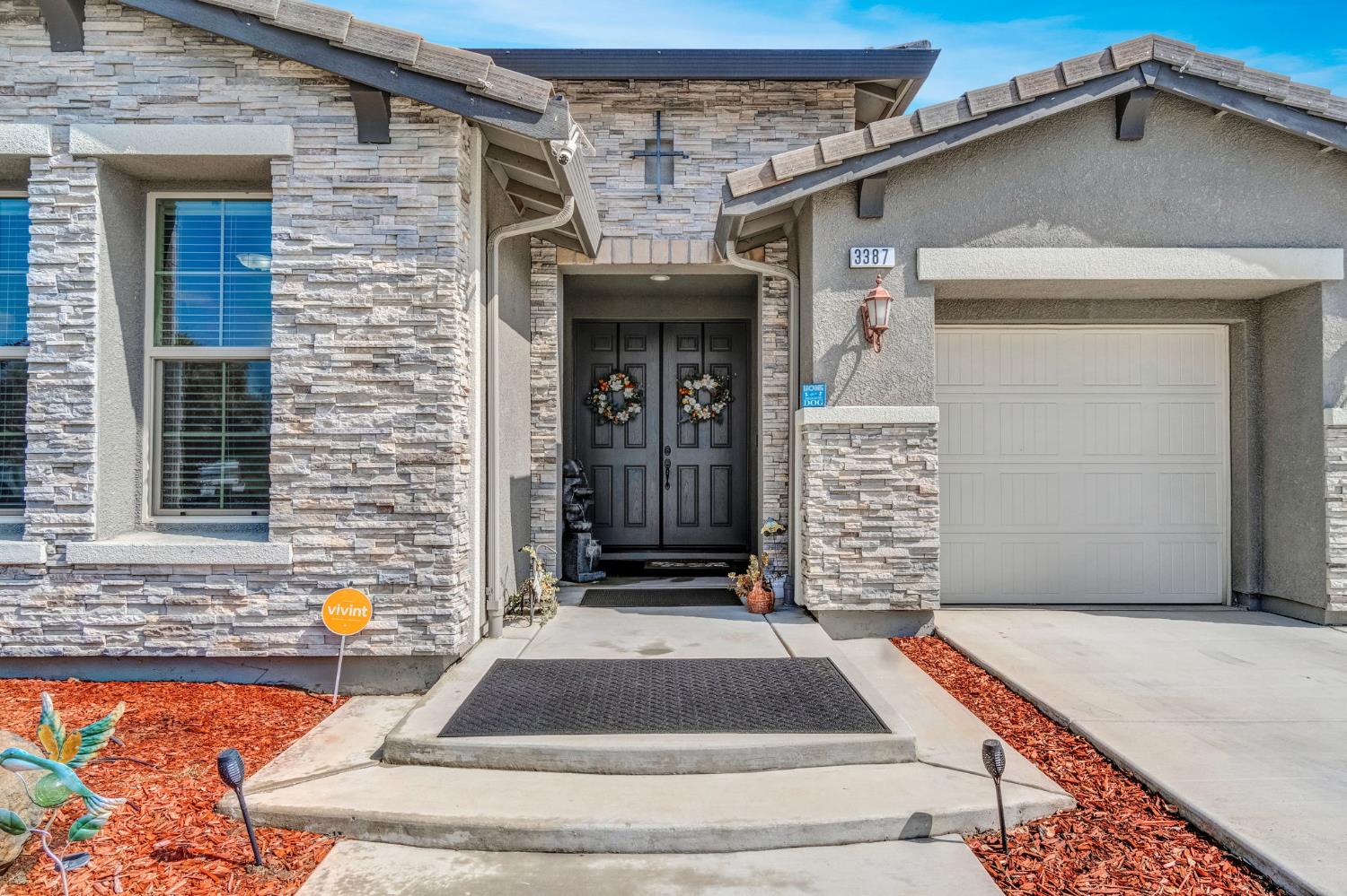 3387 W Kamm Ave, Dinuba, CA 93618