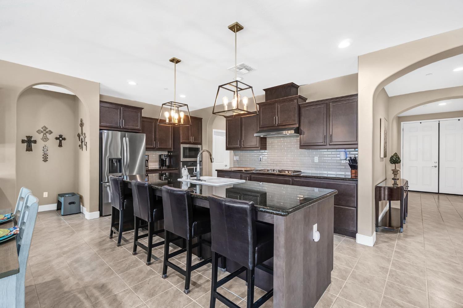 3387 W Kamm Ave, Dinuba, CA 93618