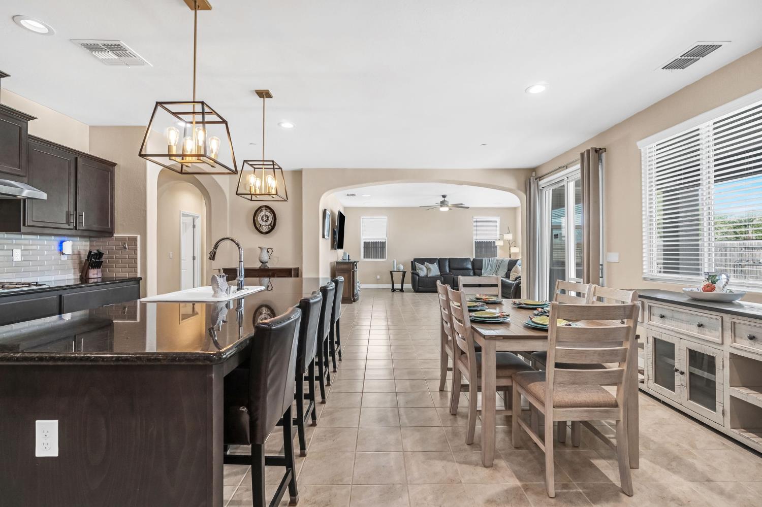 3387 W Kamm Ave, Dinuba, CA 93618
