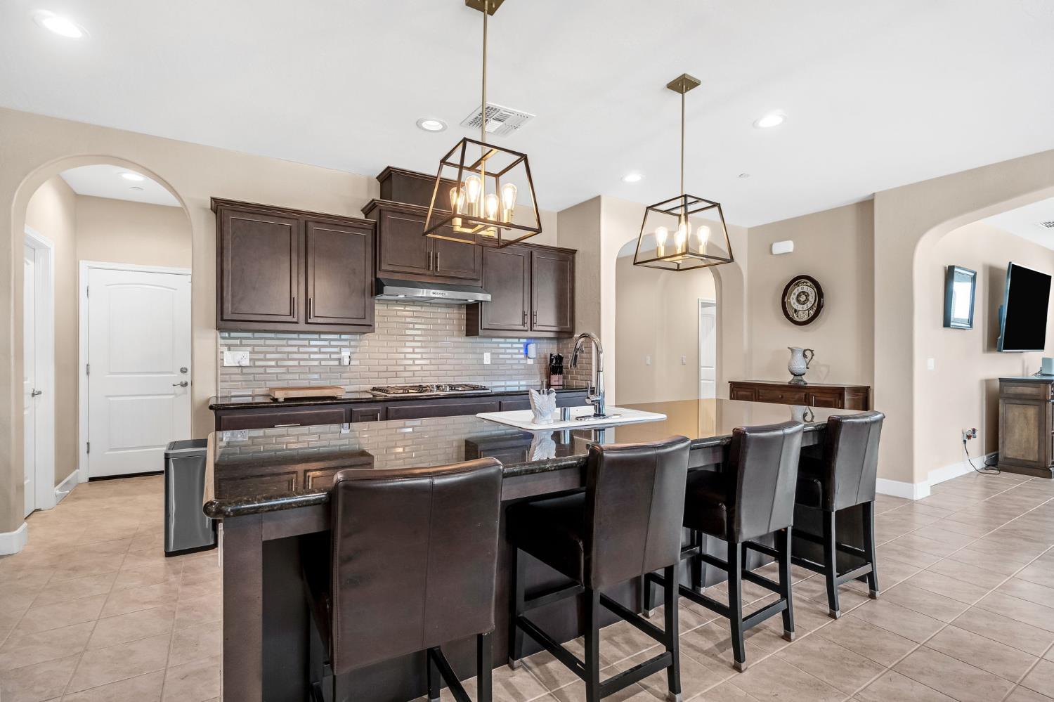 3387 W Kamm Ave, Dinuba, CA 93618