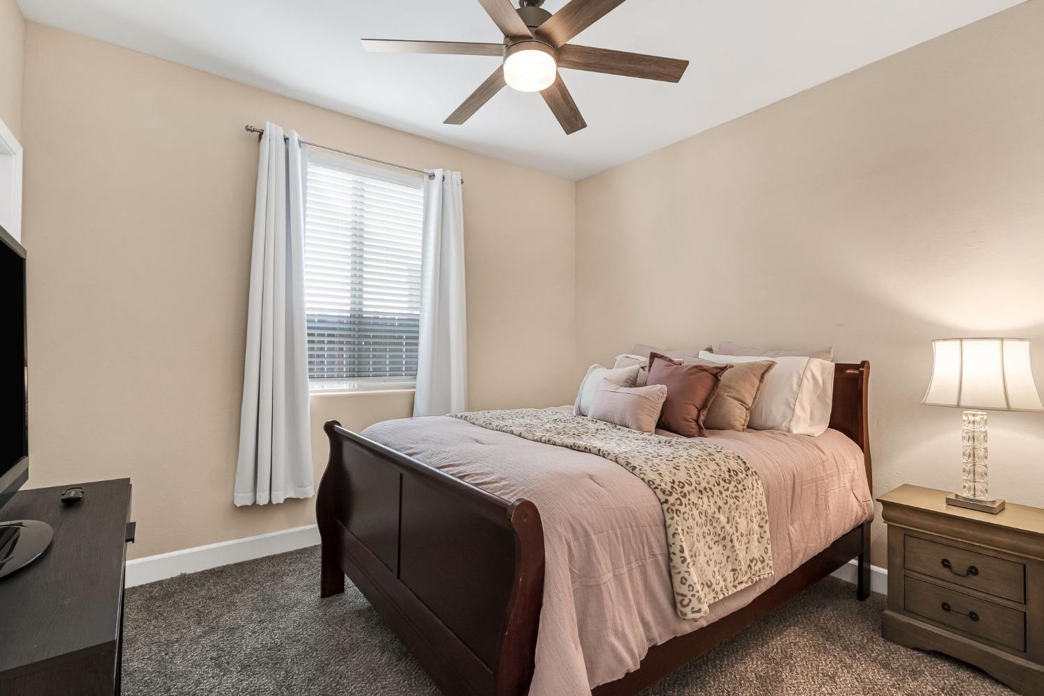 3387 W Kamm Ave, Dinuba, CA 93618
