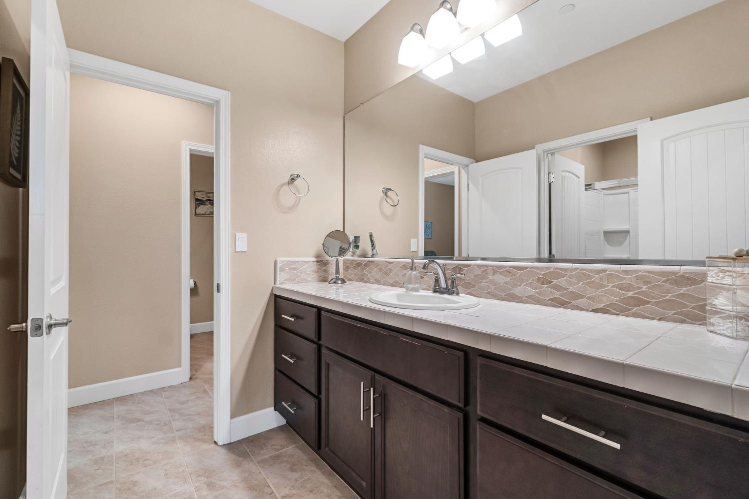 3387 W Kamm Ave, Dinuba, CA 93618