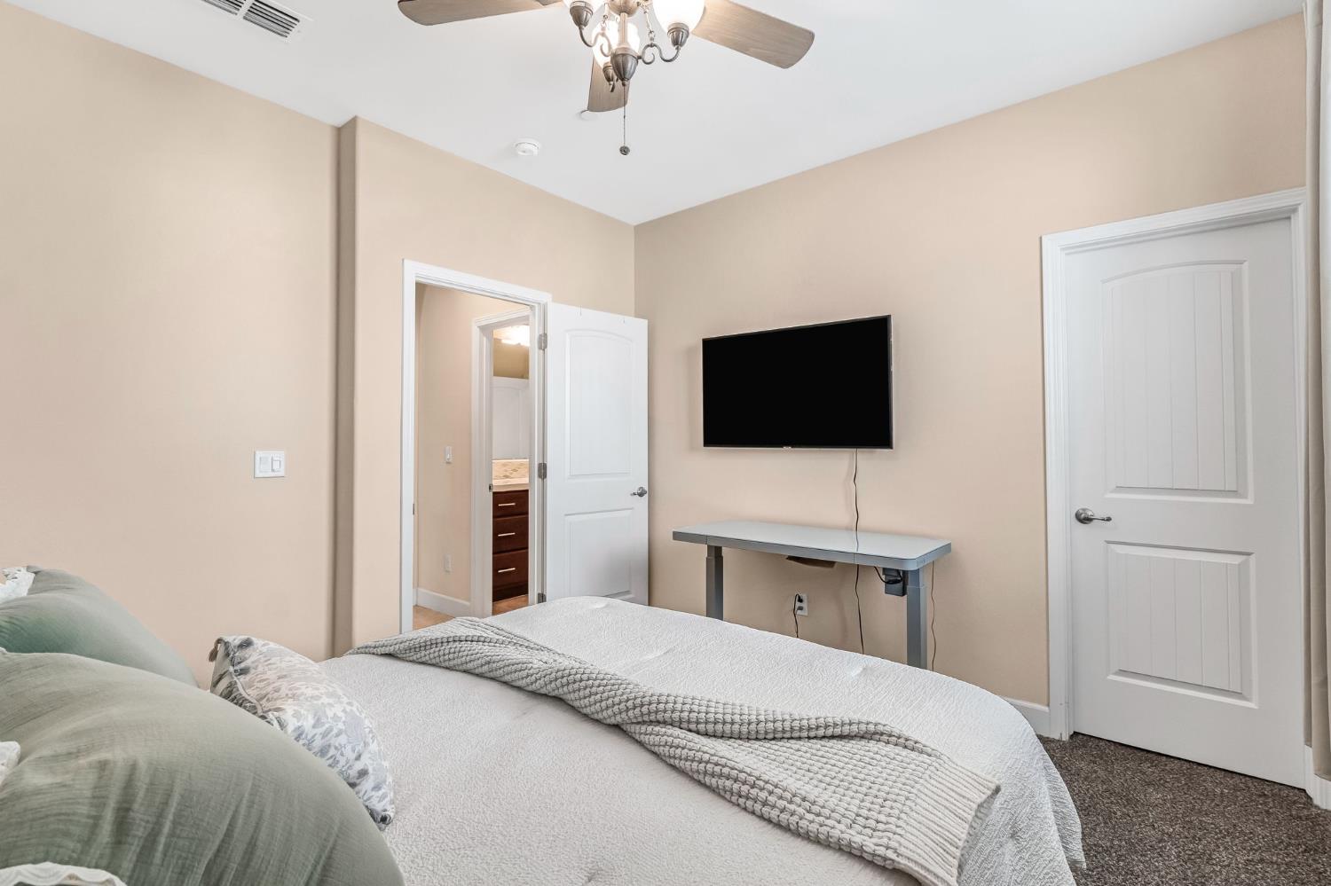 3387 W Kamm Ave, Dinuba, CA 93618