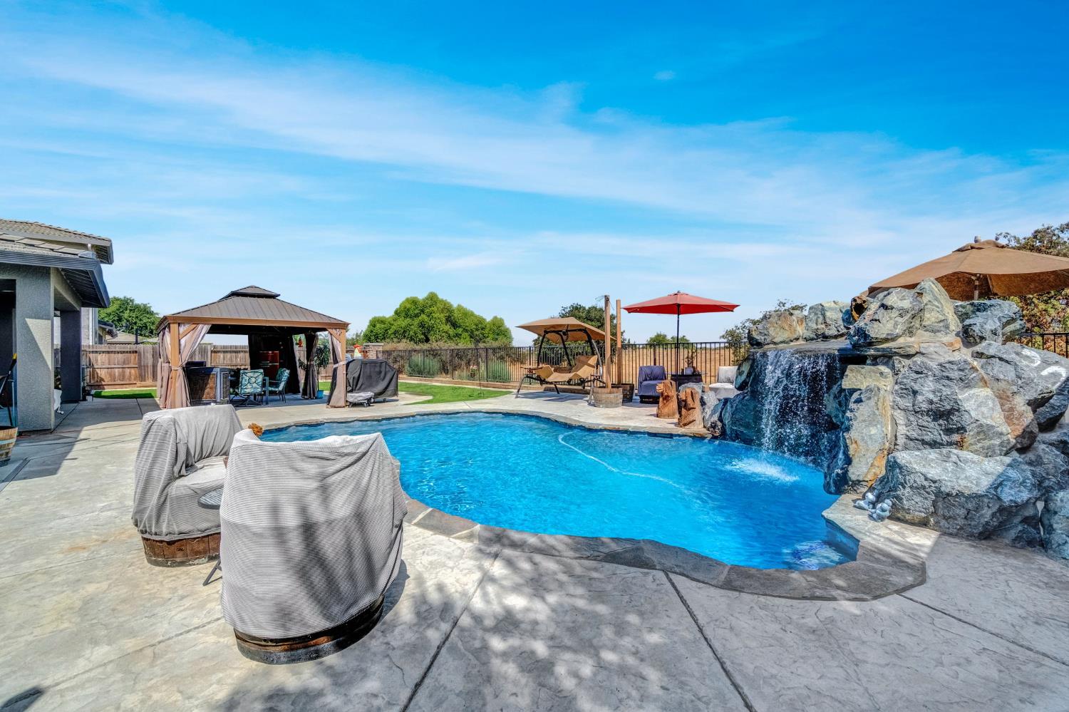 3387 W Kamm Ave, Dinuba, CA 93618