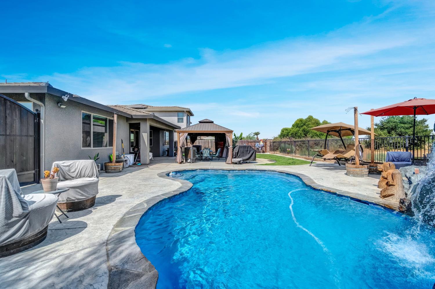 3387 W Kamm Ave, Dinuba, CA 93618