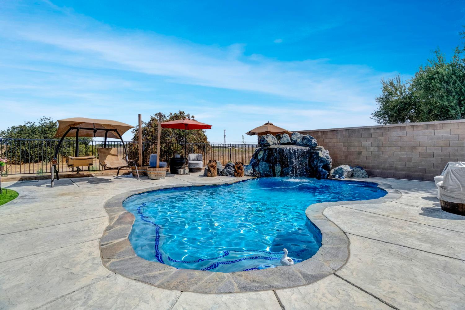 3387 W Kamm Ave, Dinuba, CA 93618