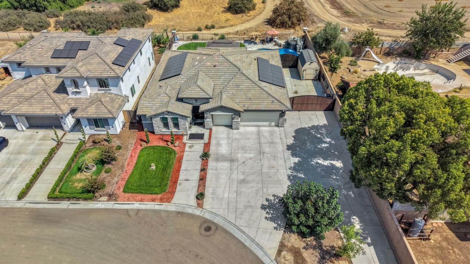 3387 W Kamm Ave, Dinuba, CA 93618
