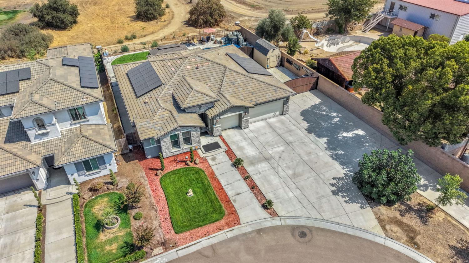 3387 W Kamm Ave, Dinuba, CA 93618