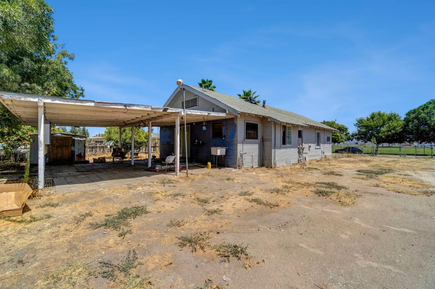 6071 S Clara, Fresno, CA 93706