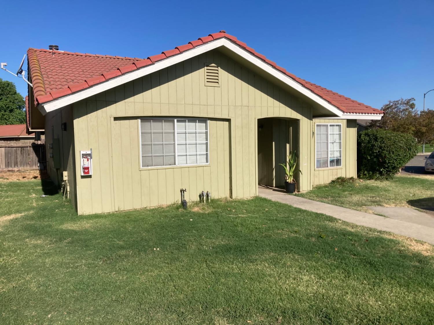 12473 Georgia Lane, Madera, CA 93637