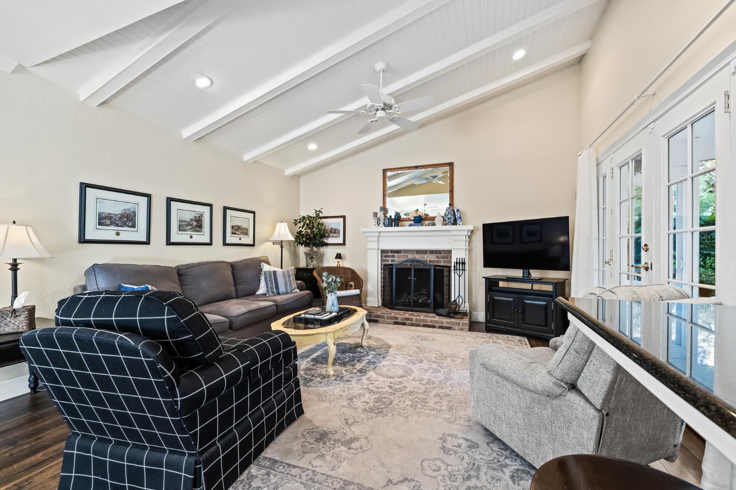 709 E Wood Duck Cir, Fresno, CA 93730