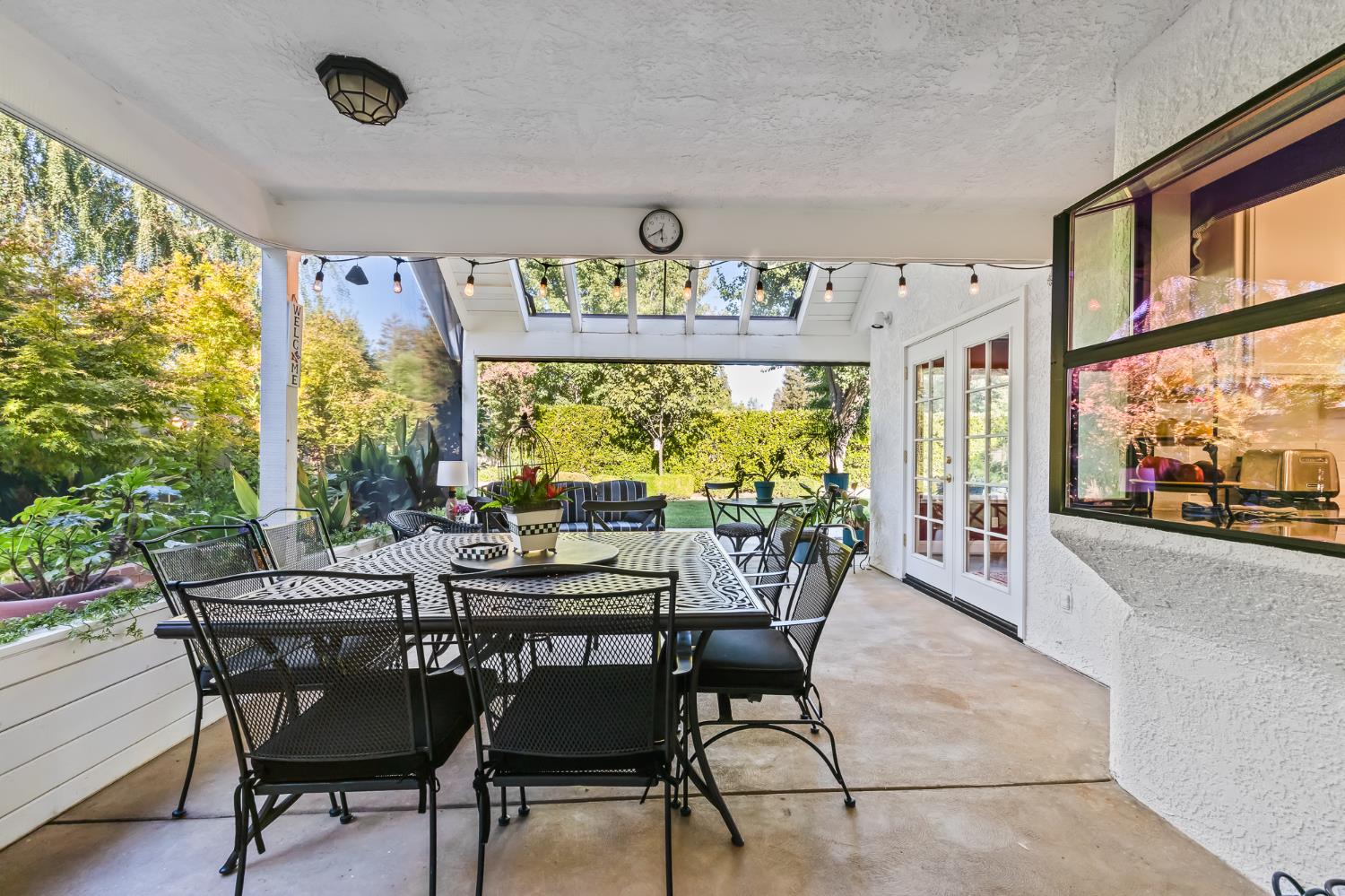 709 E Wood Duck Cir, Fresno, CA 93730