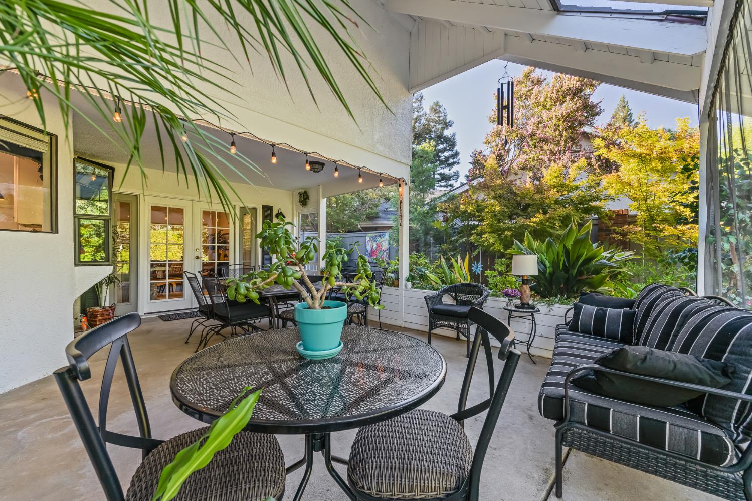 709 E Wood Duck Cir, Fresno, CA 93730