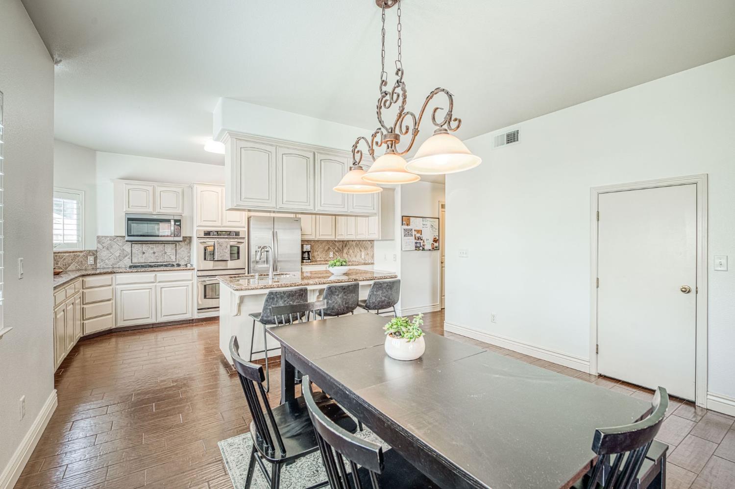 1173 E Carnoustie Ave, Fresno, CA 93730