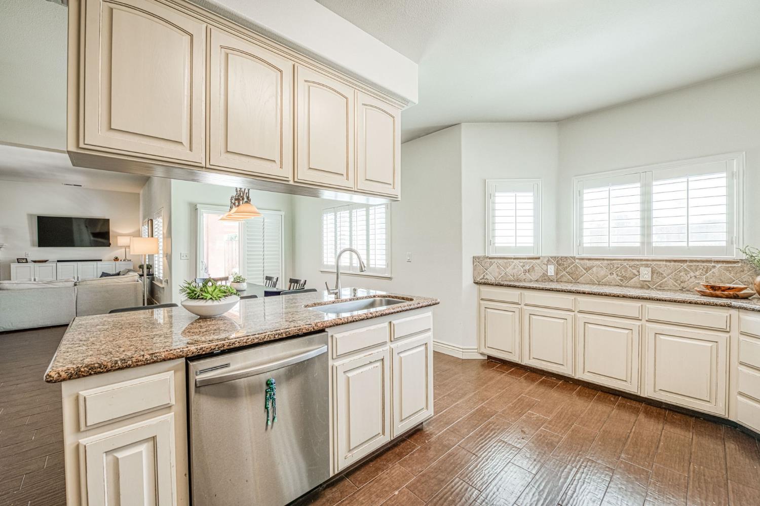 1173 E Carnoustie Ave, Fresno, CA 93730