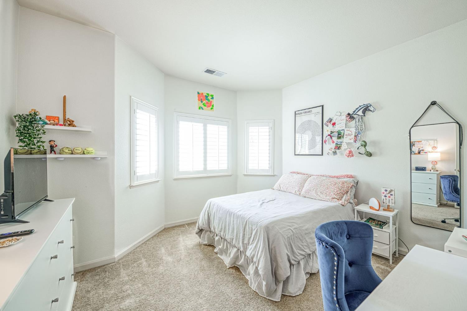 1173 E Carnoustie Ave, Fresno, CA 93730
