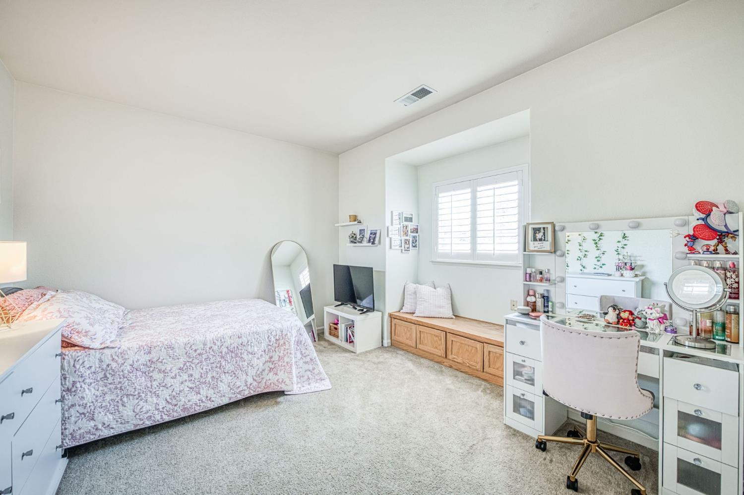 1173 E Carnoustie Ave, Fresno, CA 93730