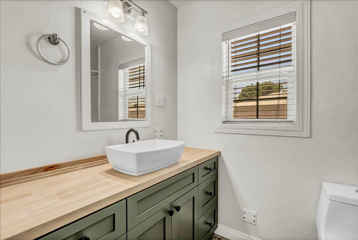 109 Lorita Way, Hanford, CA 93230