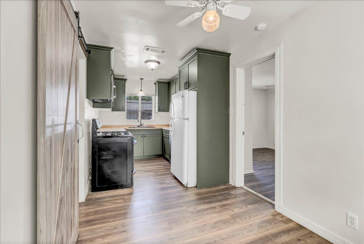 109 Lorita Way, Hanford, CA 93230