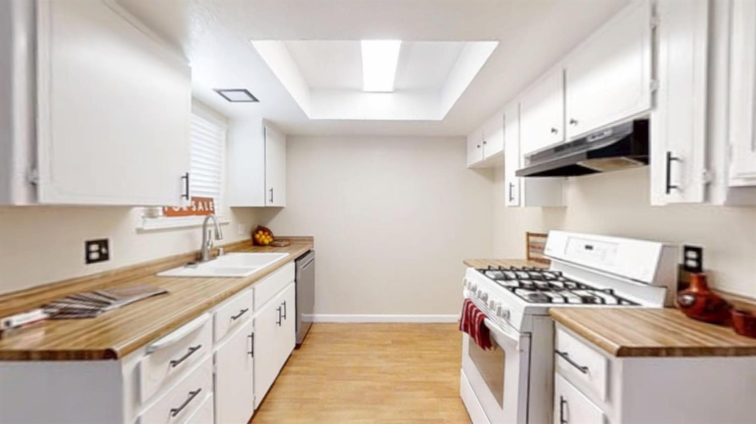 272 Hoover St, Coalinga, CA 93210