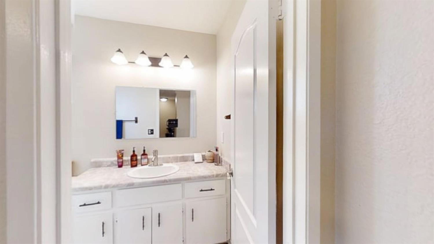 272 Hoover St, Coalinga, CA 93210