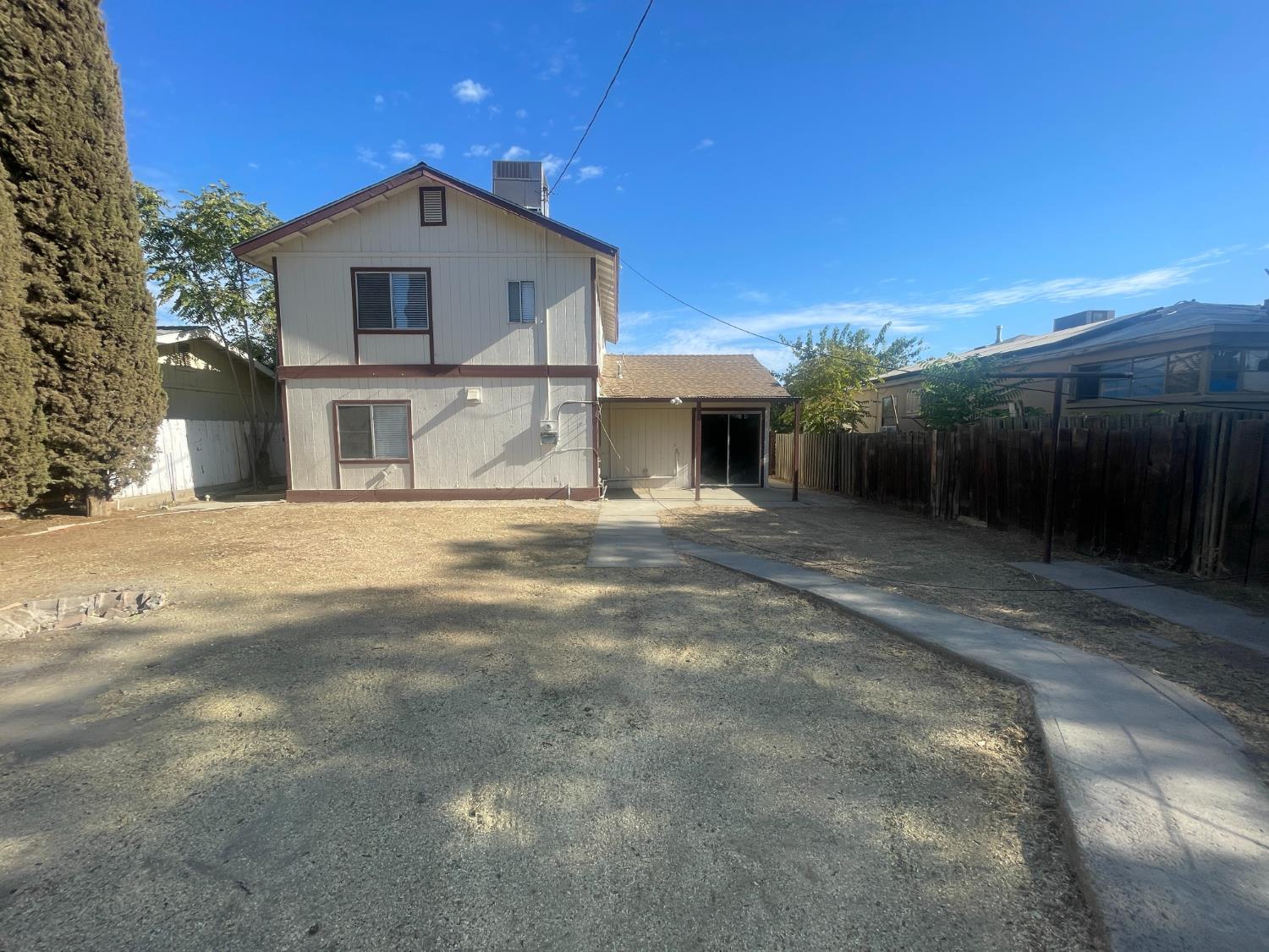 272 Hoover St, Coalinga, CA 93210