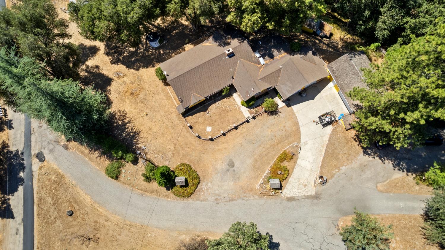 51711 S Ponderosa Way, Oakhurst, CA 93644