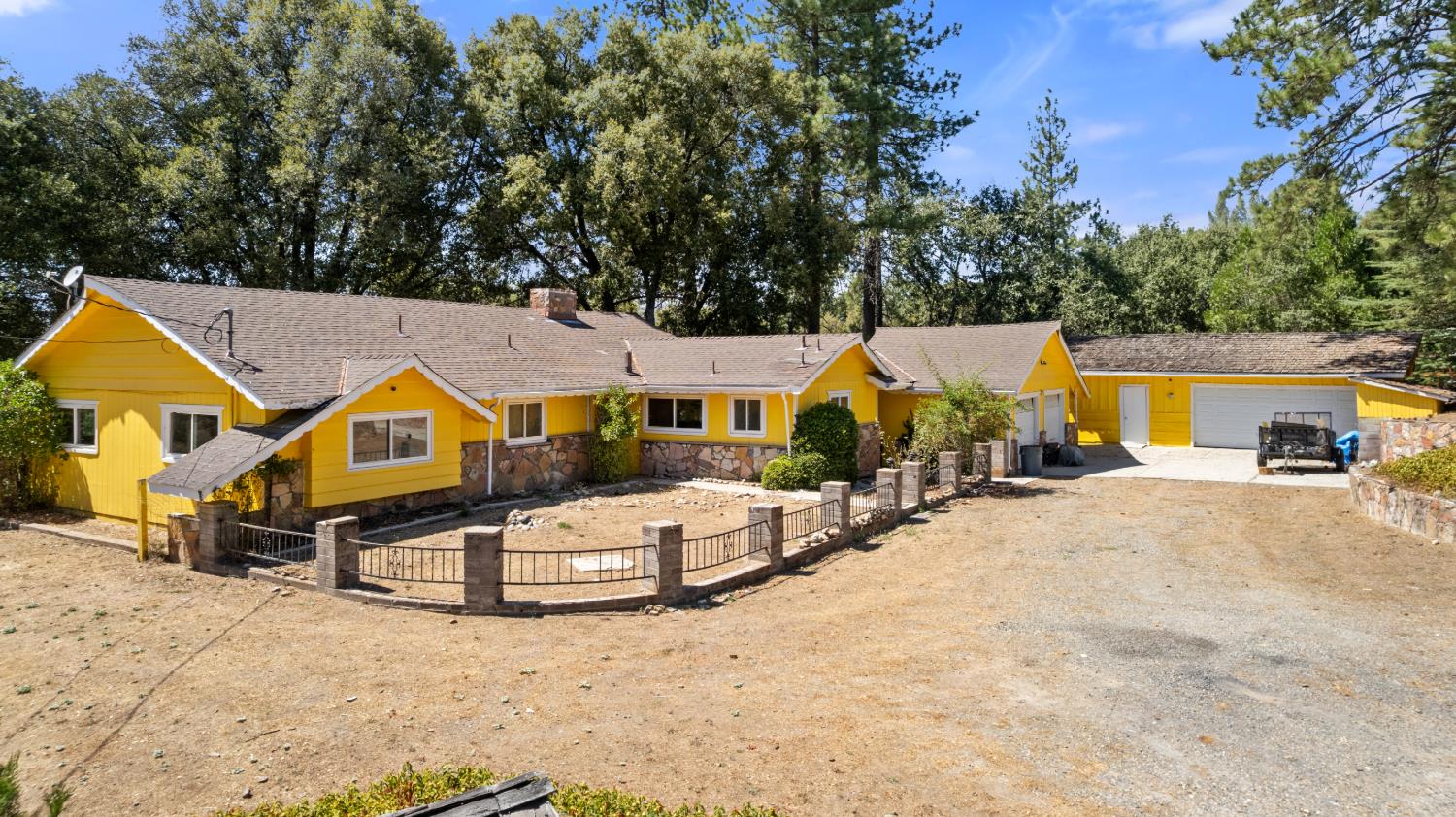 51711 S Ponderosa Way, Oakhurst, CA 93644
