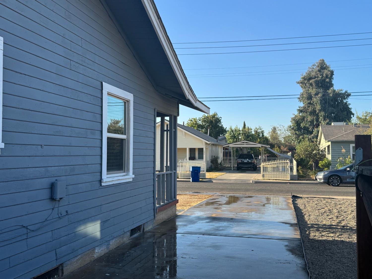 575 W Weldon Ave, Fresno, CA 93705