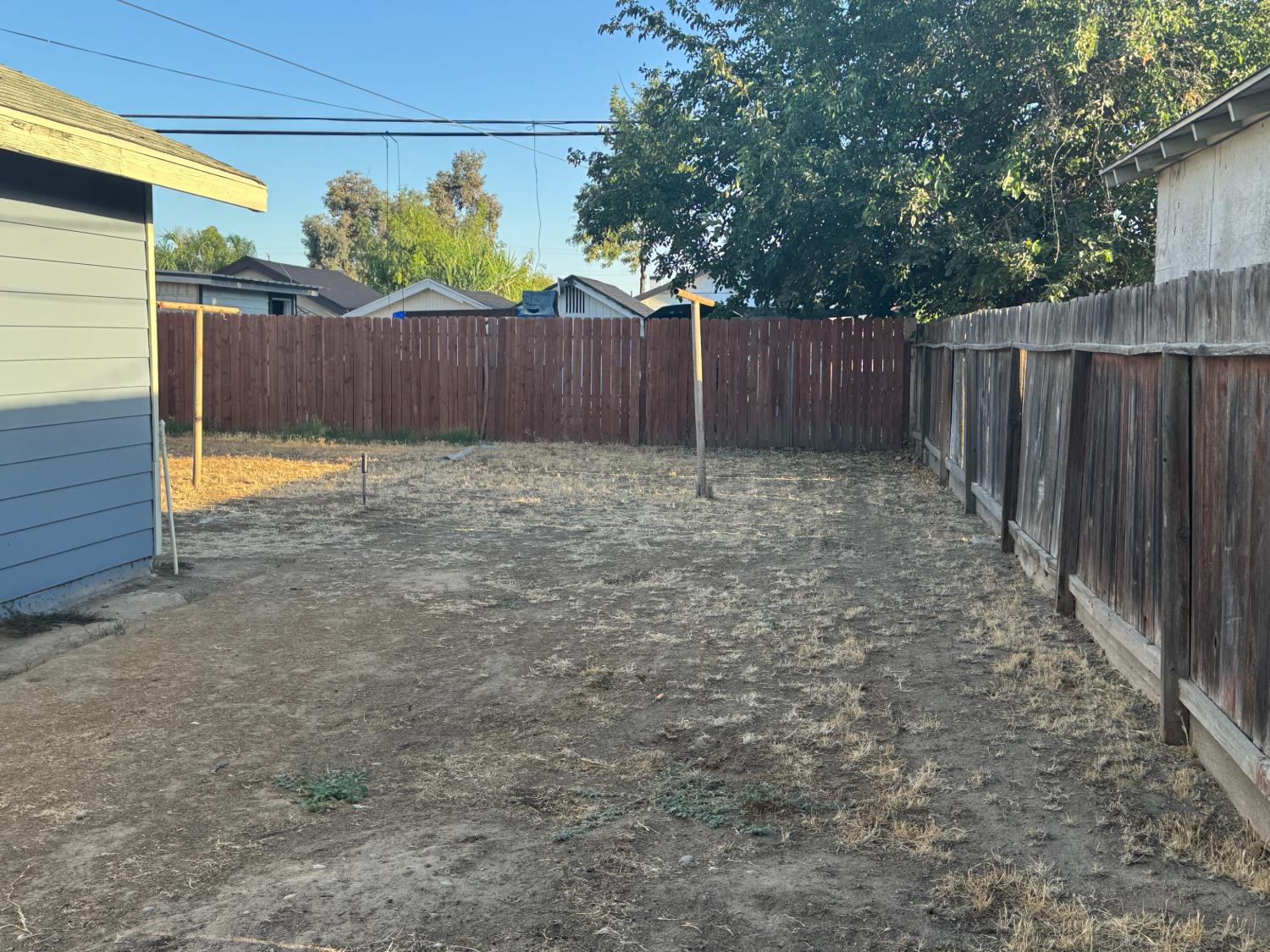 575 W Weldon Ave, Fresno, CA 93705