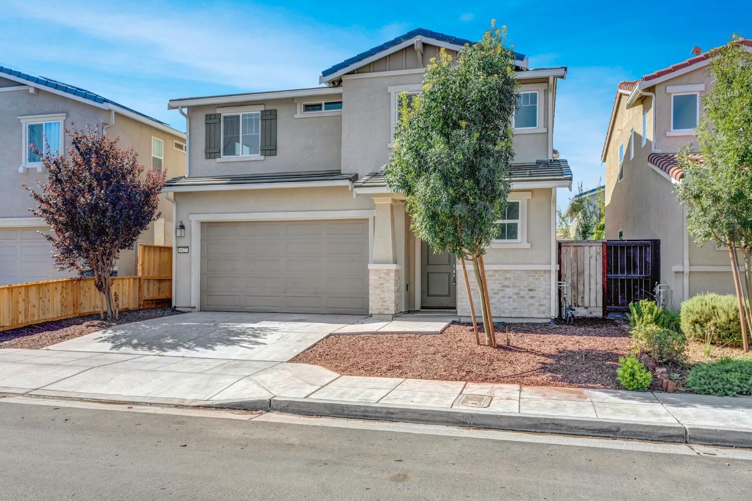 6627 E Madison Ave, Fresno, CA 93727